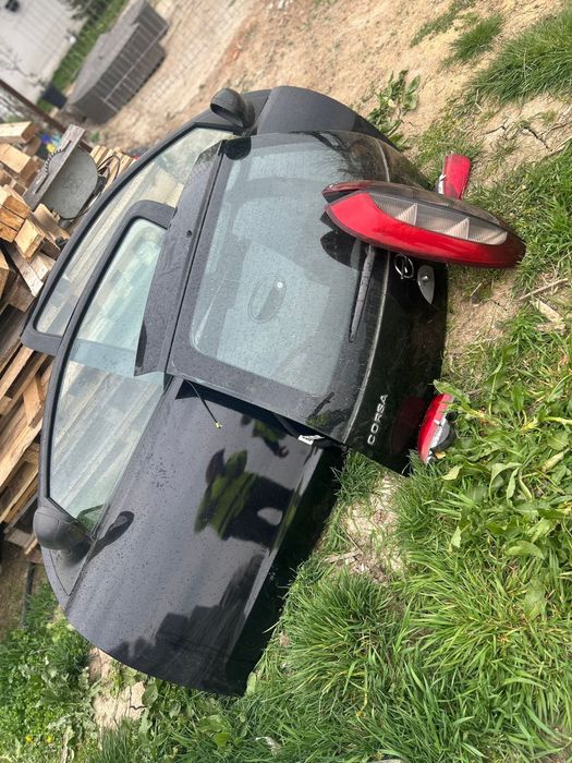 Vând uși,haion si stopuri Opel Corsa