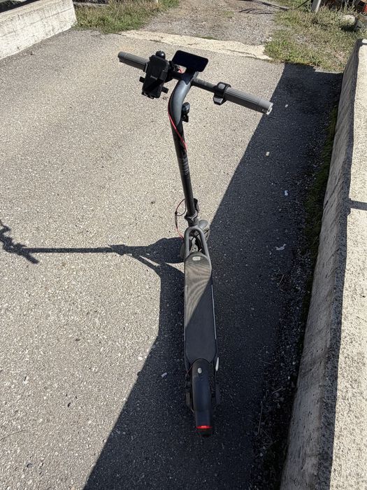 Vând trotineva electrica Navee V40i sau schimb cu un kukirin A1 sau g2