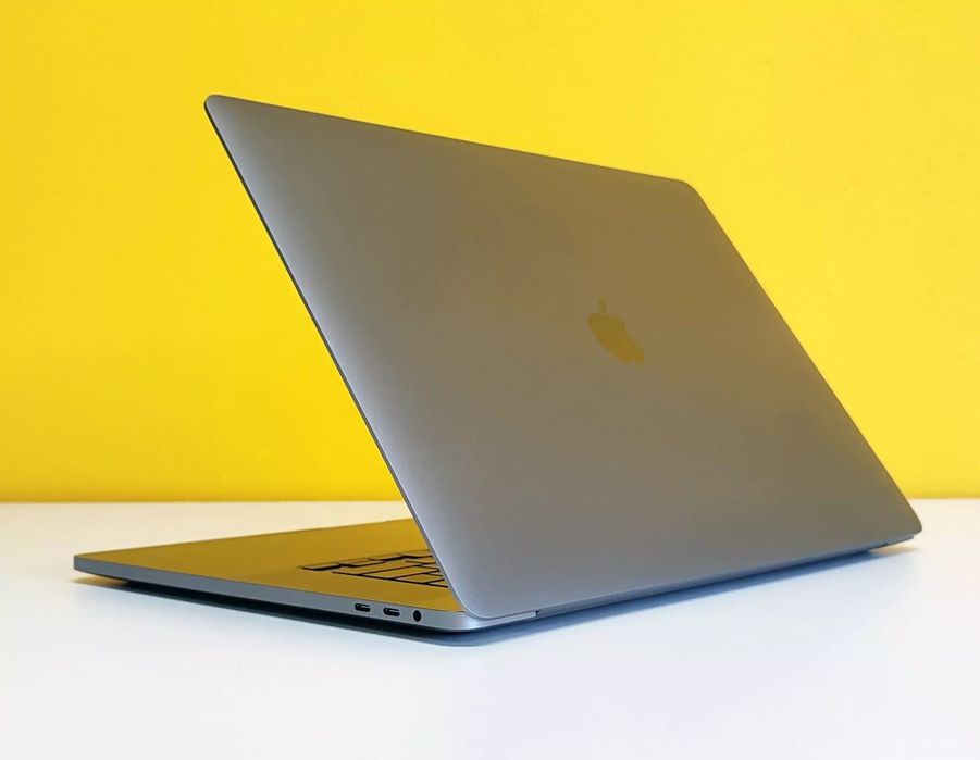 Macbook pro 16 dyum Yangidek 1tb