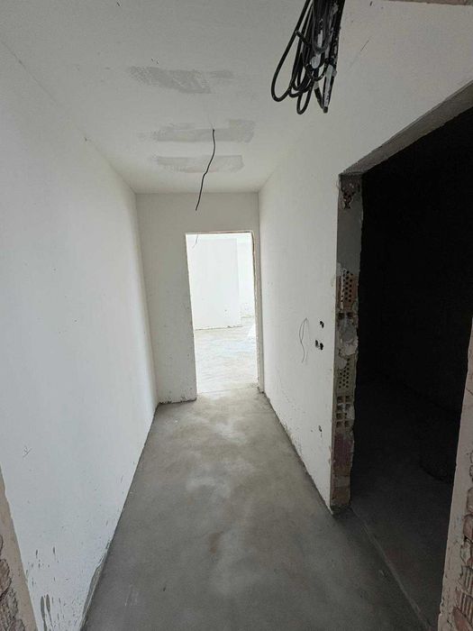 Продава се Двустаен апартамент в Варна, Център - 80 кв.м за 1300 €/кв.м - Снимка #2