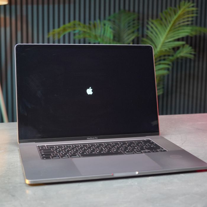 MacBook Pro 16  2019