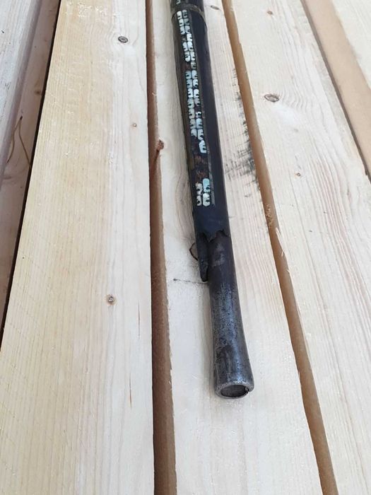 Стара пушка за стена