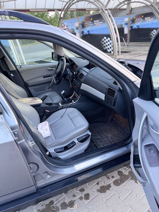 Se vinde BMW X3.
