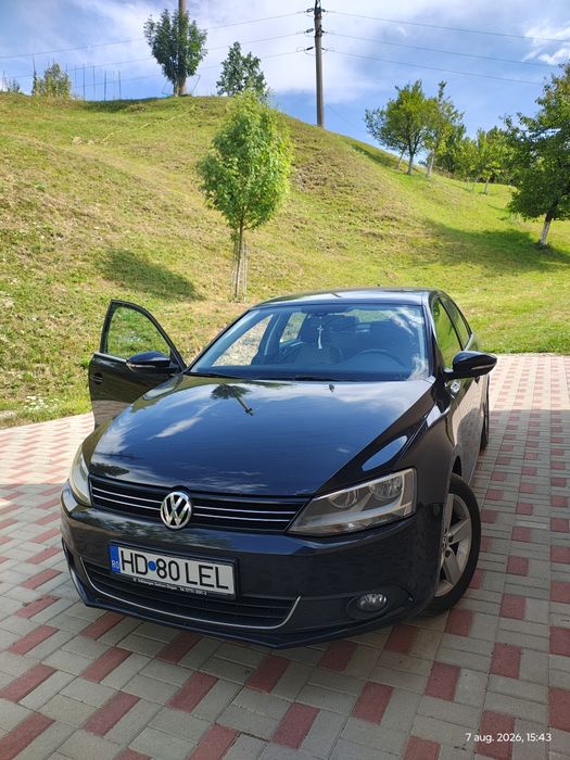 Vând Volkswagen Jetta