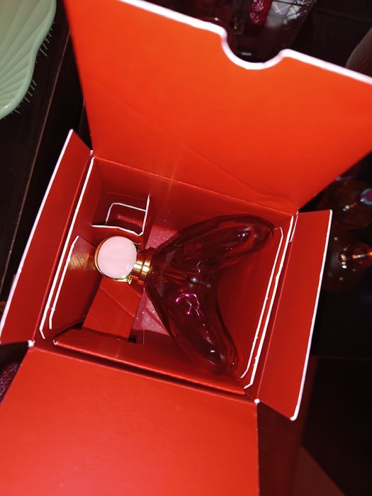 Carolina Herrera La Bomba