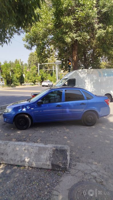 Lada Granta avto sotiladi