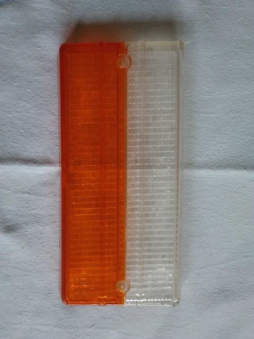 Продавам стъкло на задна светлина / мигач за Iveco