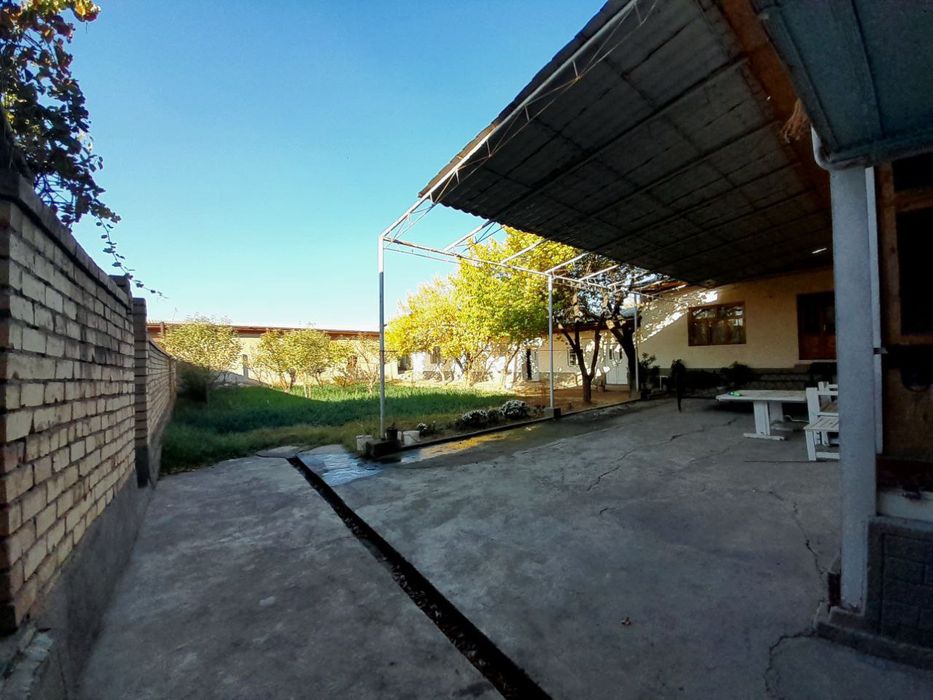 Уй Назарбек туркистонда 8 сотихдан 2 Уй