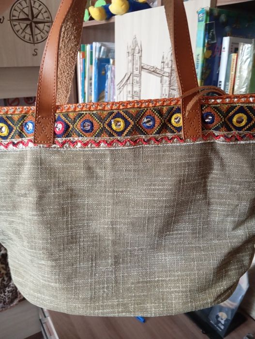Сумка с вышивкой