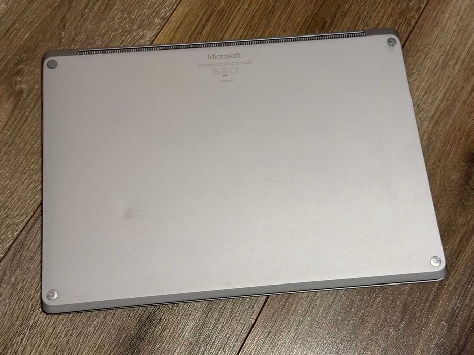 Microsoft Surface Laptop 2 i5-8350U/8RAM/256SSD/Intel UHD/QHD Touch