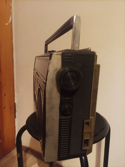 Vând cu defect  jvc