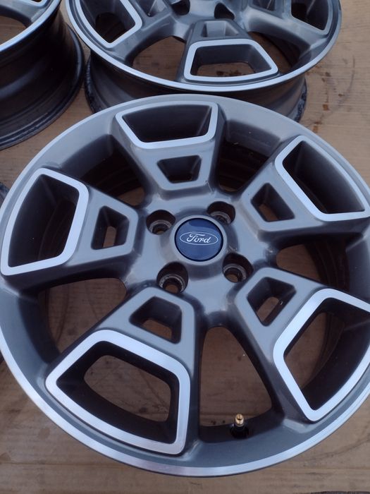 Топ състояние 17-4х108 ЕТ37.5 6j Ford Fiesta