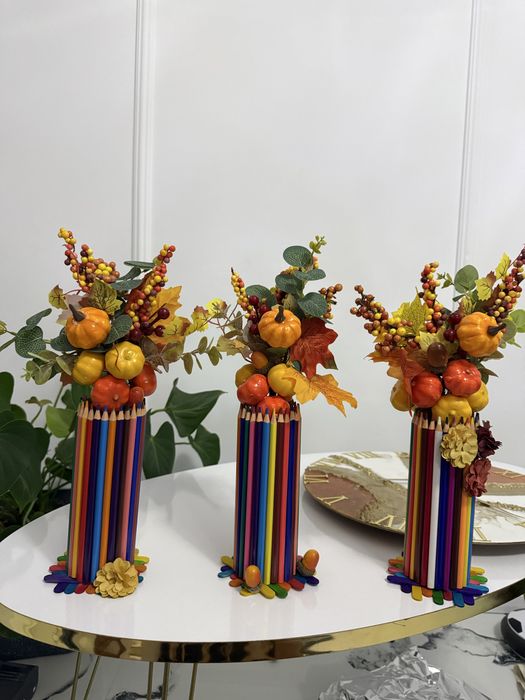 Buchet aranjament din creioane