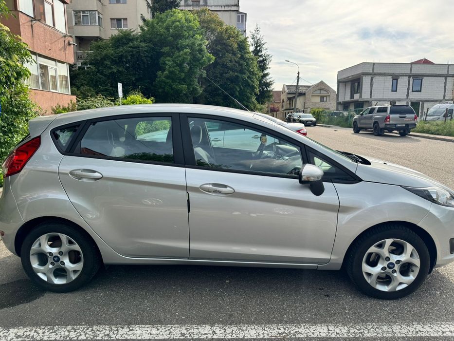 Vând Ford Fiesta, 2017, benzină, bine întreținut.