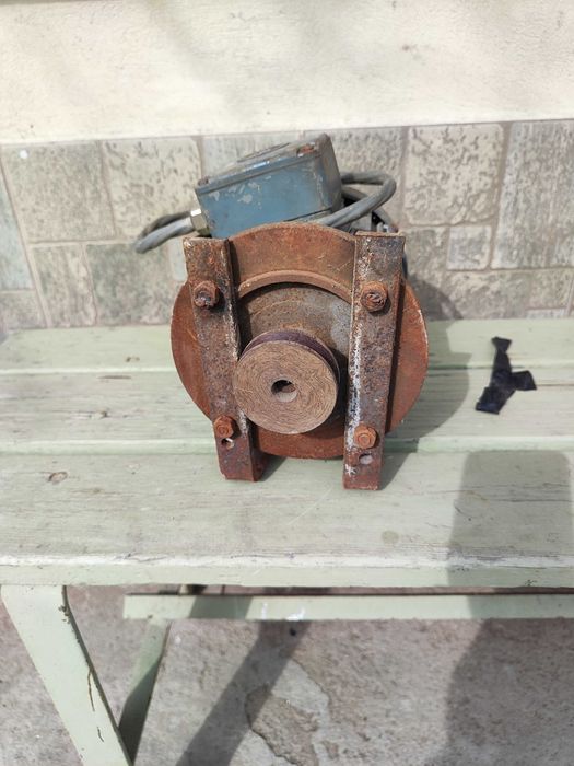 Трифазен ел. двигател 0.37 киловата 2850 оборота.