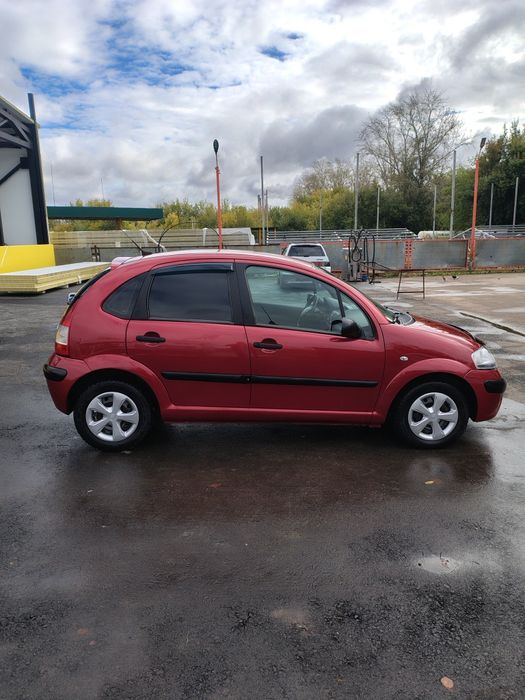 Автомобиль Ситроен