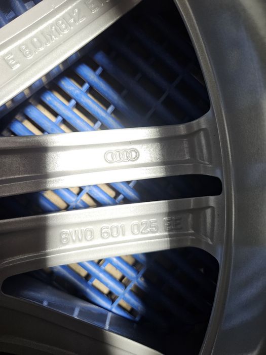 Vând 4   jante r18 Audi A4 A5 A6
