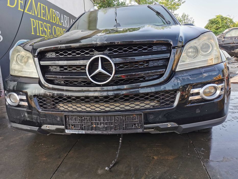 Dezmembrez mercedes GL x164 GL 320 D/praguri GL/far/capota/aripa