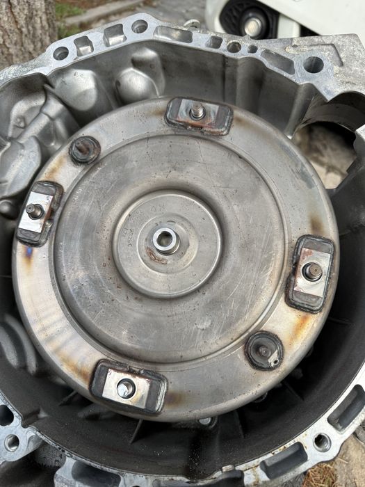 Продавам CVT автоматична кутия от нисан мурано 3.5 бензин.