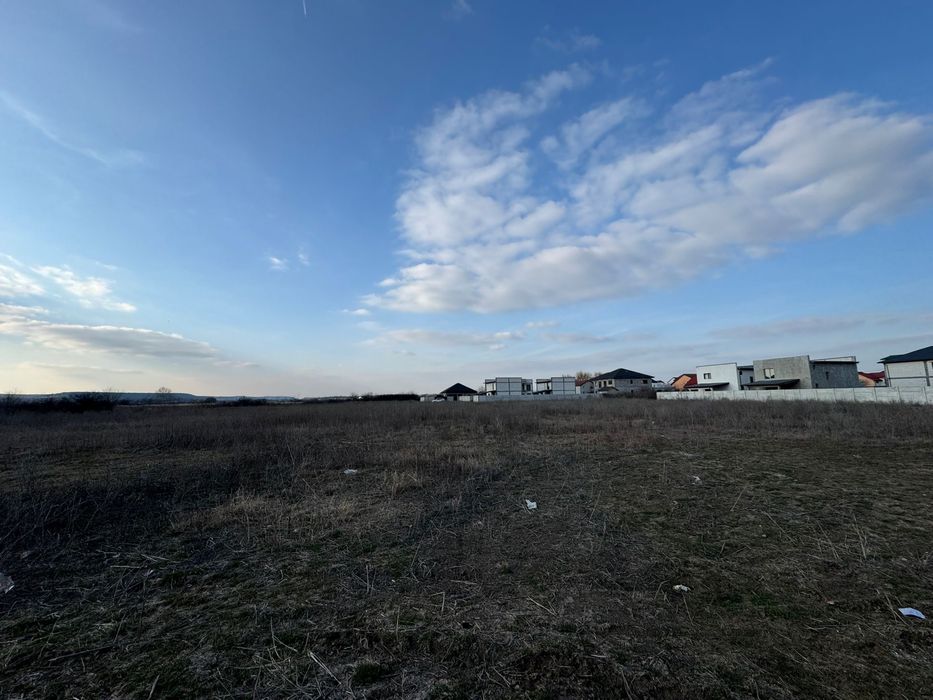 Teren de vanzare in popoveni
