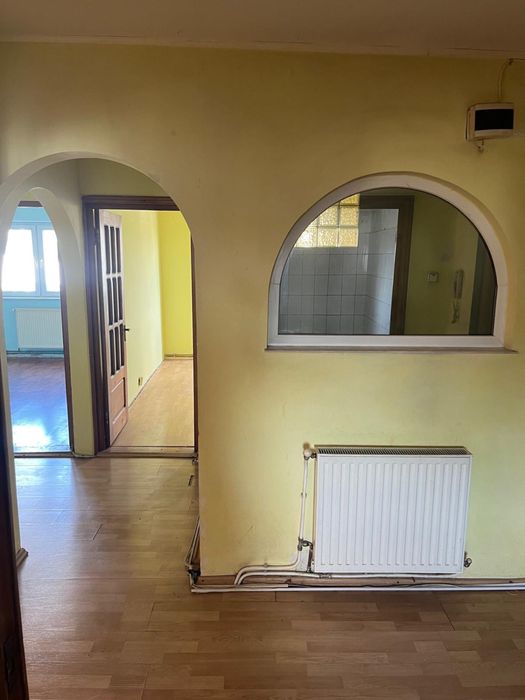 Vand apartament 3 camere Onesti