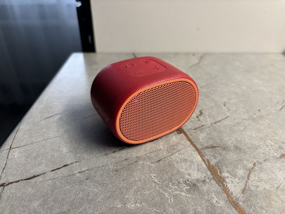 Продам Портативную колонку Sony srs-xb01 отличное состояние