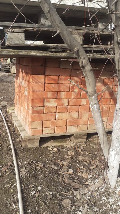 Продам кирпичи..