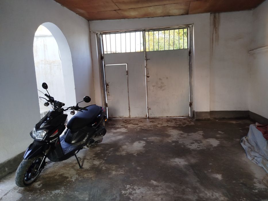 Уй сотилади 2 этажлик дом.