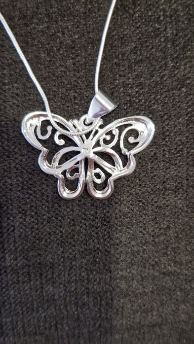 Сребърно колие с висулка