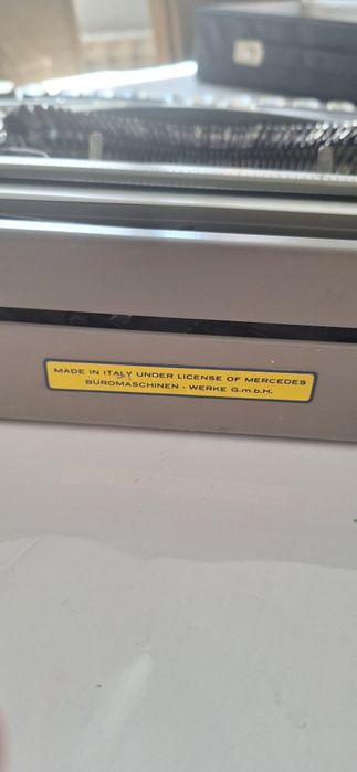 Mașină de scris Mercedes