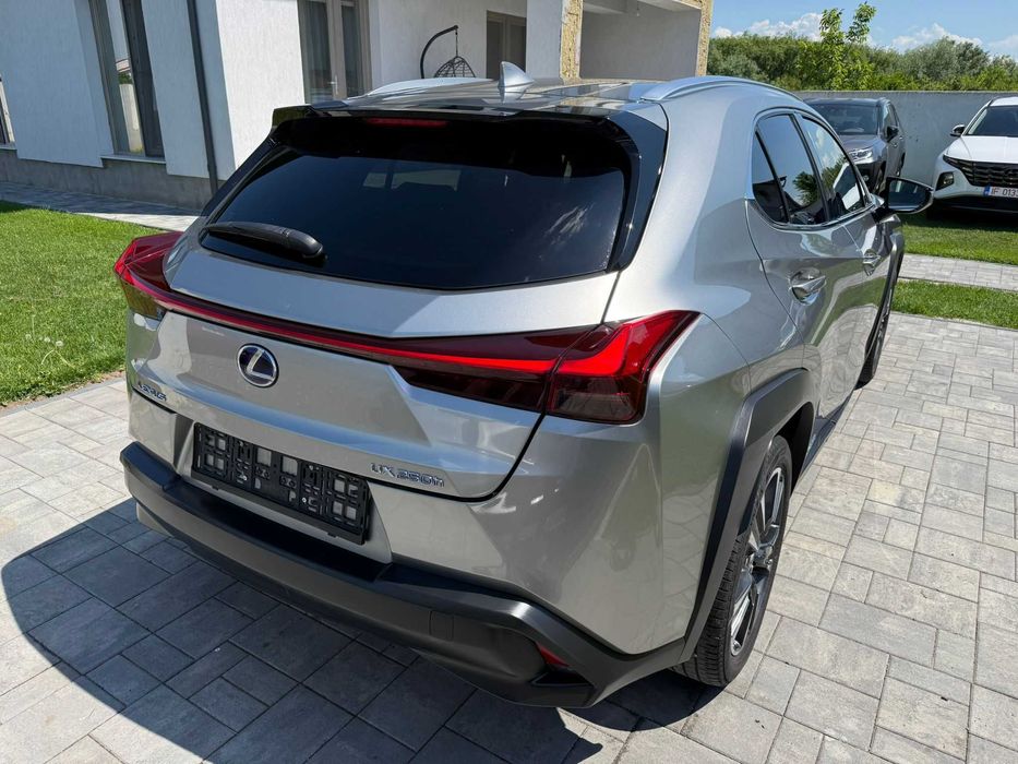 Lexus UX 250h / Full Hybrid / Garantie / Istoric Lexus / 105.000 km