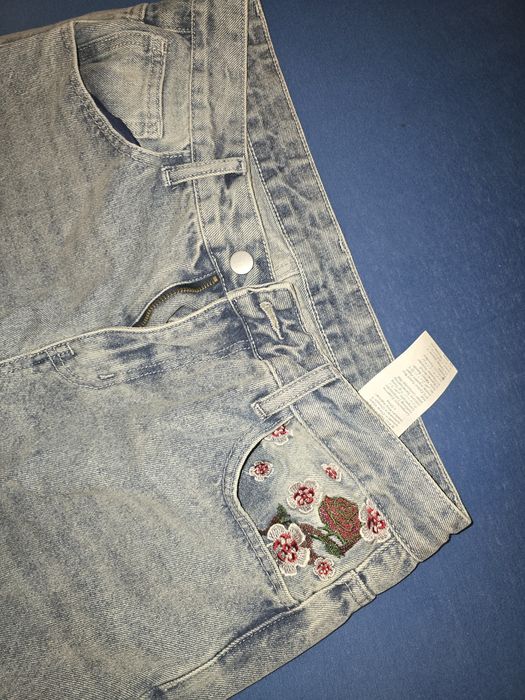 Blugi baggy cu model floral
