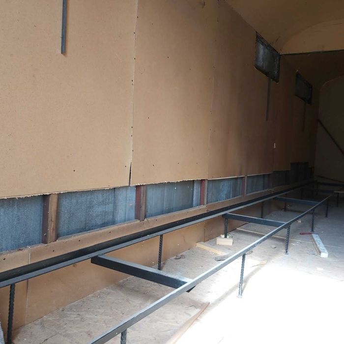 Фургон за пчелни семейства