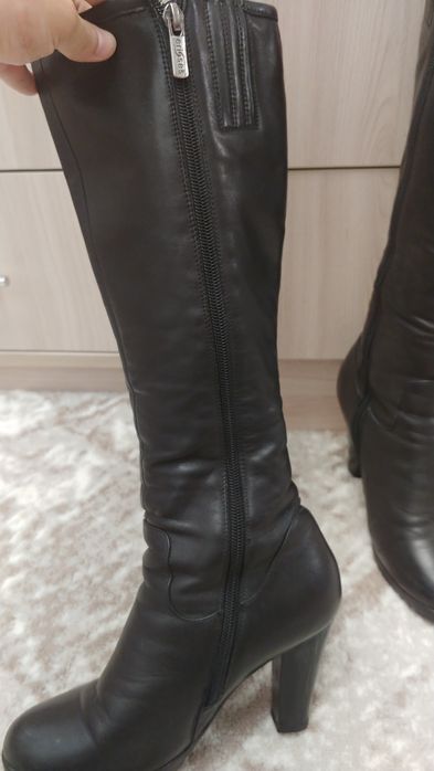 Женские кожаные длинные сапоги