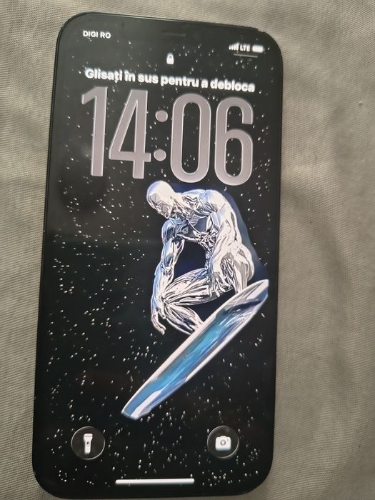 Vând iPhone 12 funcțional