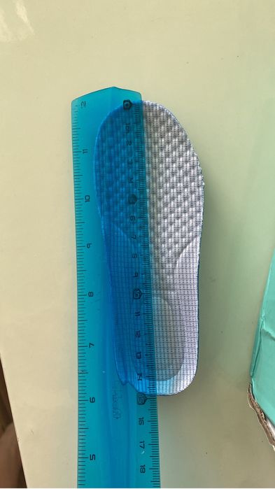 Продам кроссовки