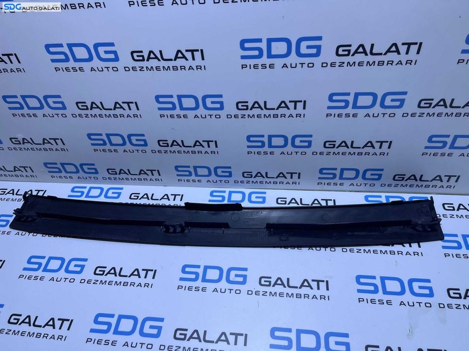 Capac Ornament Plastic Trager Tragher Armatura Spoiler Bara Fata Audi A5 2008 - 2011 Cod 8T0807217A [M4728]