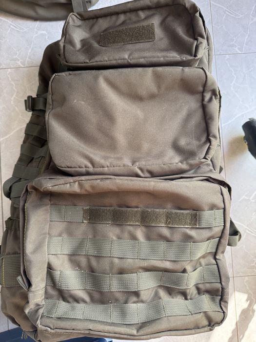 Рюгзак жесткой спинкой