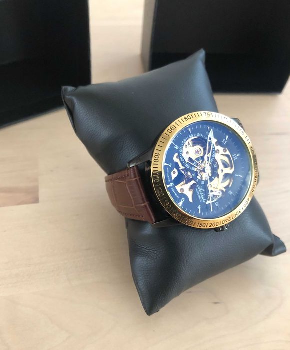 Мъжки елегантен часовник с открит механизъм