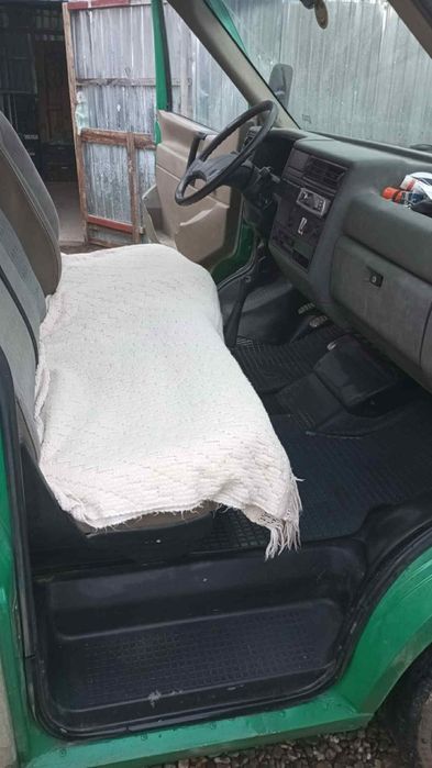 Vând Volkswagen Transporter ( ITP făcut recent)