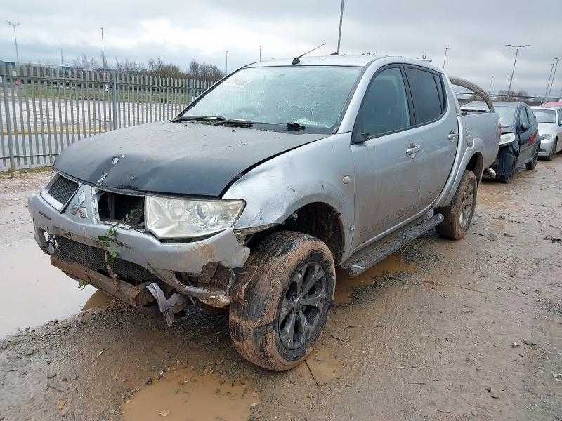 Dezmembrez Mitsubishi L200 2.5 Diesel 2011