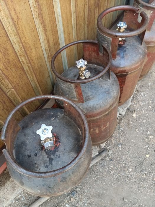 Домашний газбаллон с вентилем и газом