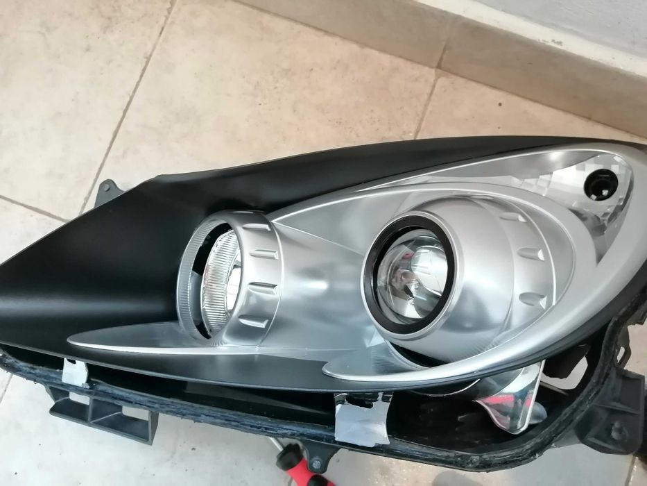 Ремонт рециклиране на фарове LED крушки Bi-LED Bi-xenon лупи и системи