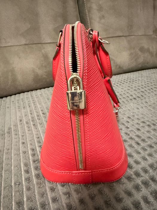 Geanta Louise Vuitton Alma Epi