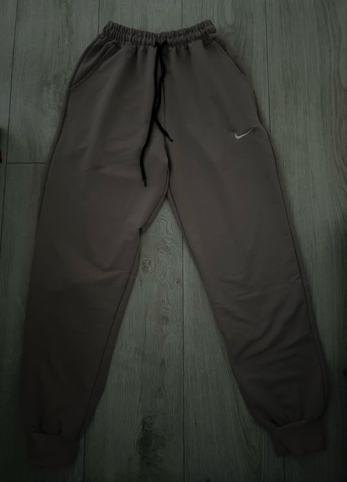 Pantaloni trening Nike bej