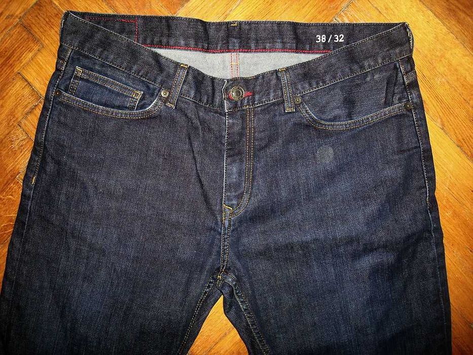 Blugi Tommy Hilfiger Bleecker W 38xL32 (talie 98cm, lungime 105cm).