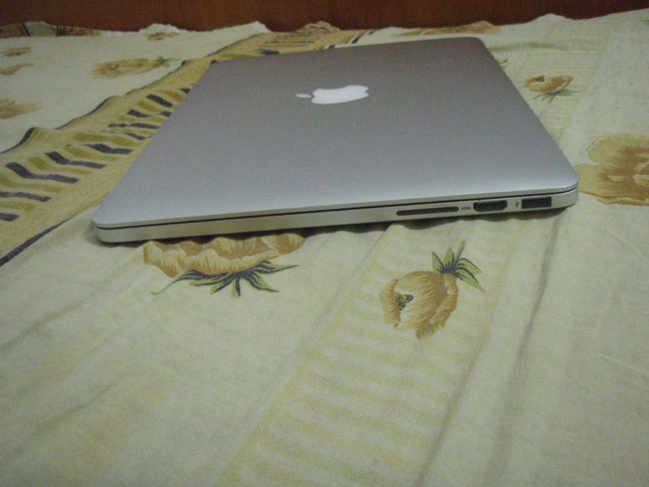 Macbook Pro 13.3" retina Early 2015 i5 2.7Ghz RAM 8Gb SSD 121Gb