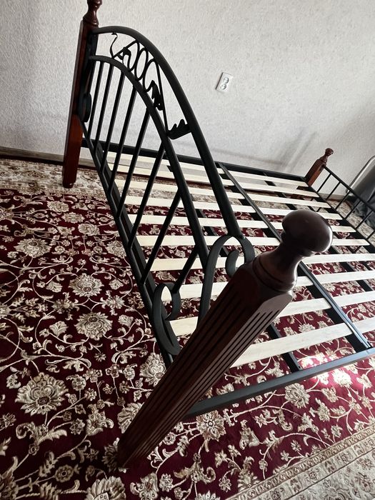 Продам кровать в отличном состоянии