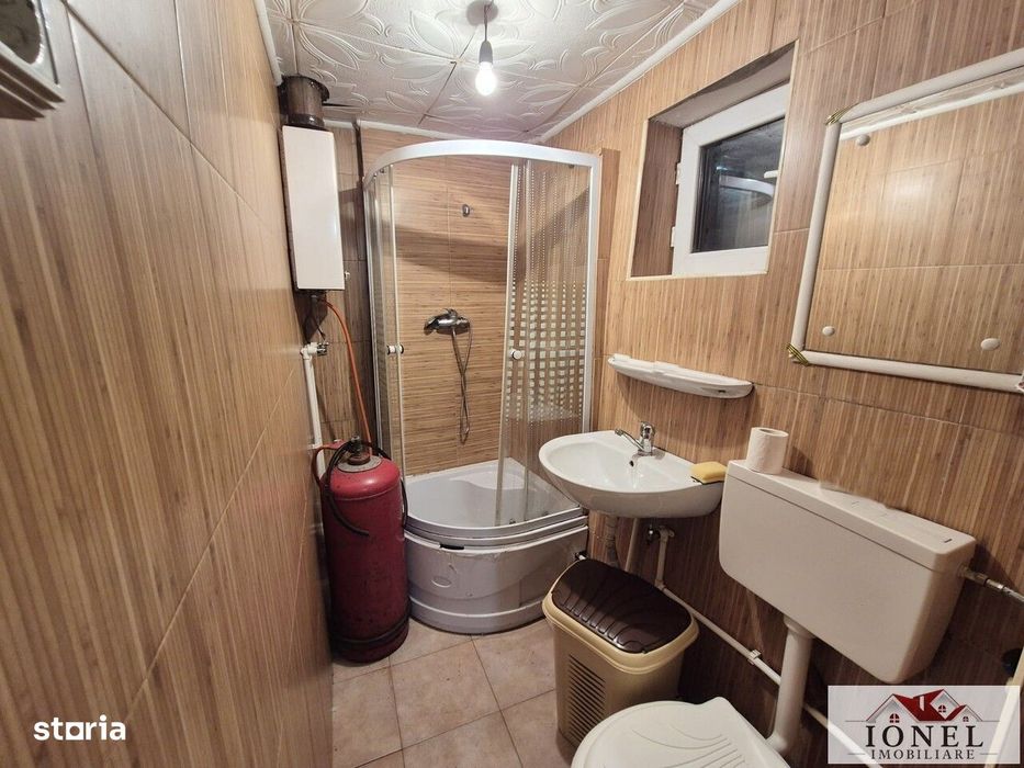 Vanzare casa in Metes