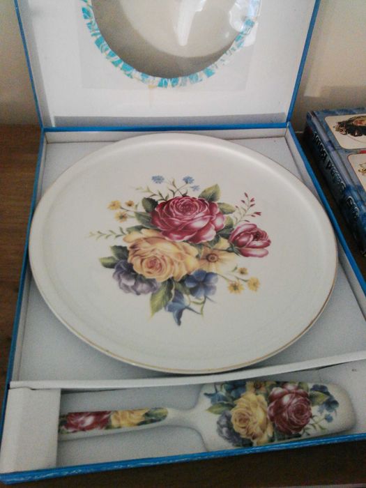 Блюдо для торта с лопаткой